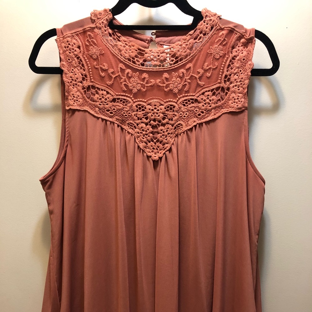 Pinky Sleeveless Shirt
